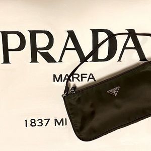 👜SOLD👜 PRADA Nylon Vintage Bag 💯 Authentic